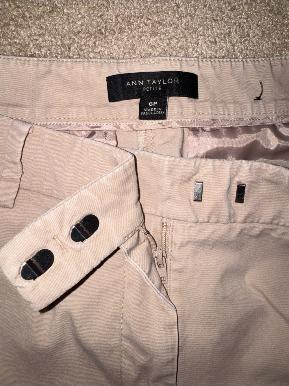CLEARANCE Ann Taylor Light Beige Cotton Kahki Shorts - Picture 4 of 5